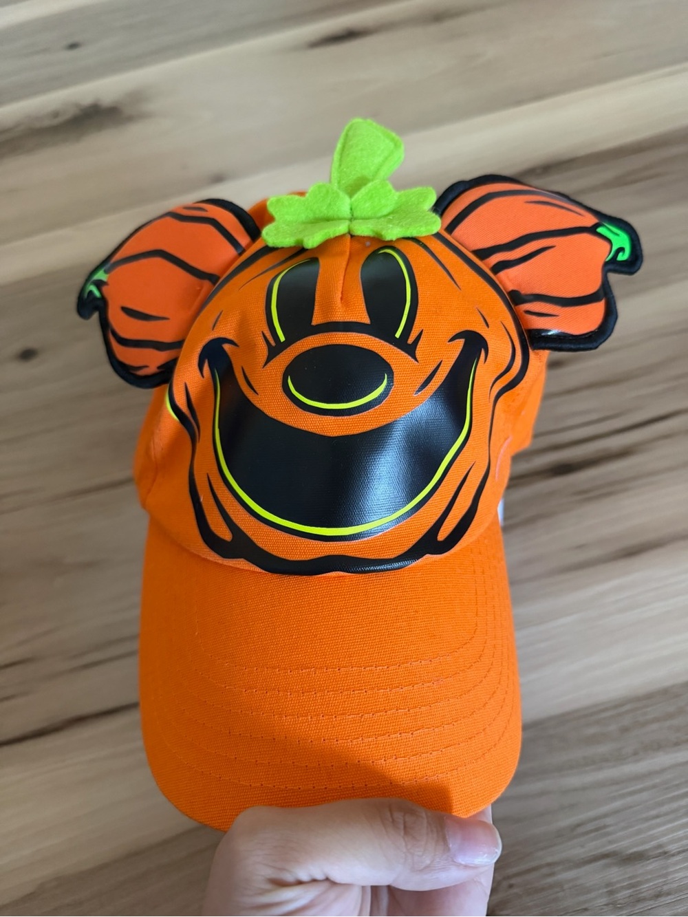 New Disney Mickey Mouse Jack-o-lantern glow in the dark hat